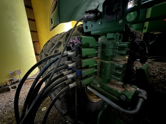 Image of John Deere 9510R equipment image 4