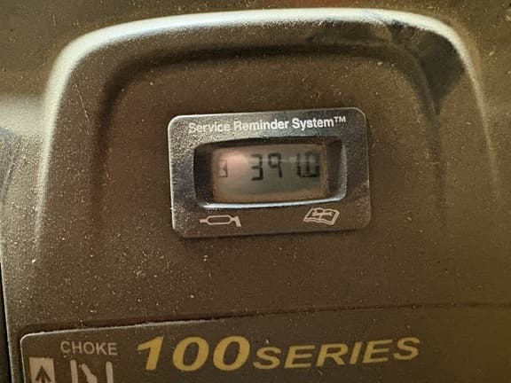 Image of John Deere D110 equipment image 3