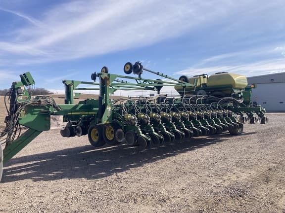 Image of John Deere DB60 equipment image 1