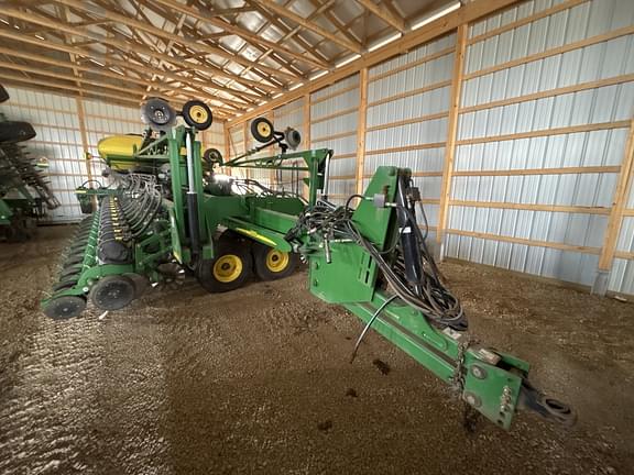 Image of John Deere DB60 Primary image