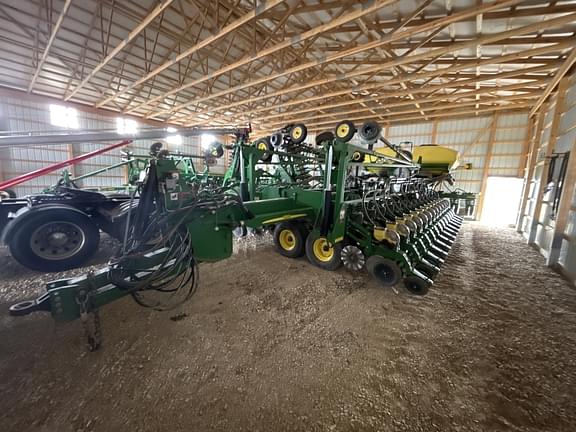 Image of John Deere DB60 equipment image 1