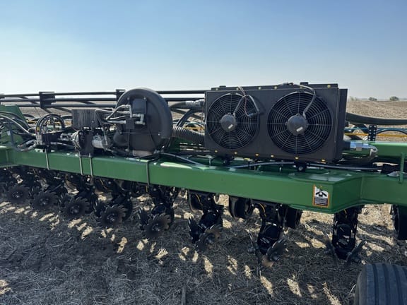 2014 John Deere DB66 Equipment Image0