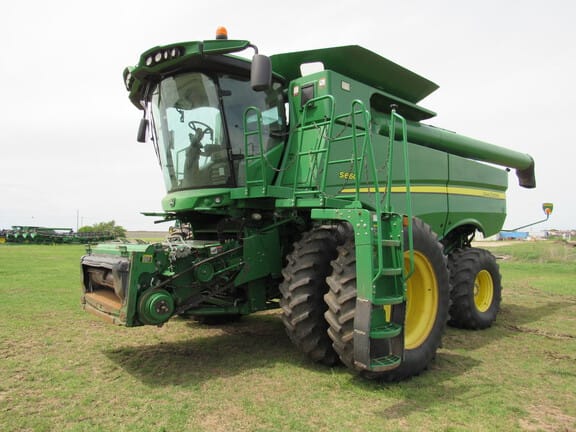 2014 John Deere S660 Equipment Image0