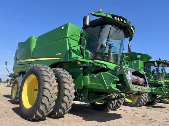2014 John Deere S670 Equipment Image0