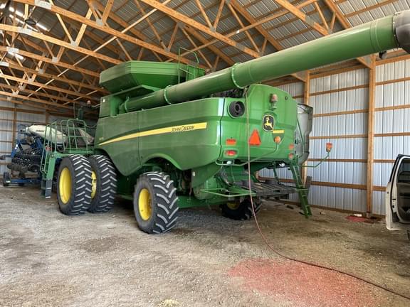 Image of John Deere S670 equipment image 4