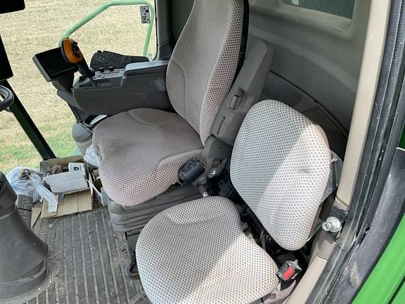 Image of John Deere S670 equipment image 4