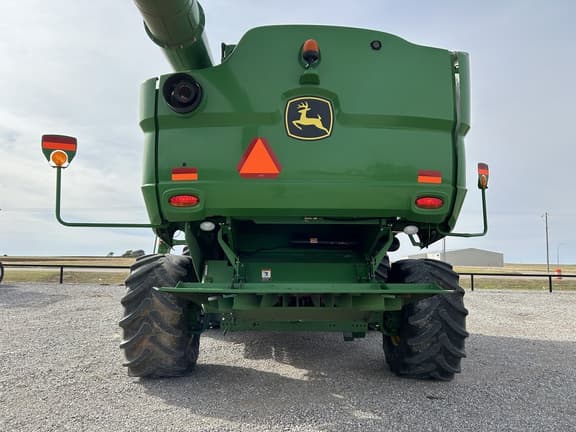 Image of John Deere S670 equipment image 3