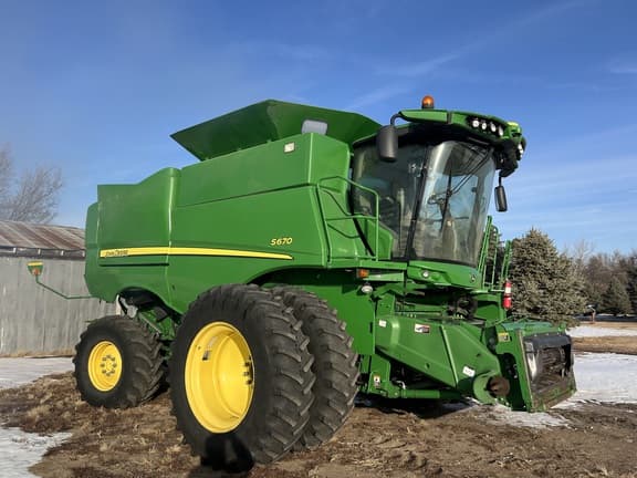 Image of John Deere S670 equipment image 1