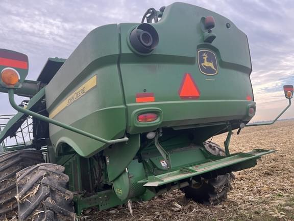 Image of John Deere S670 equipment image 1