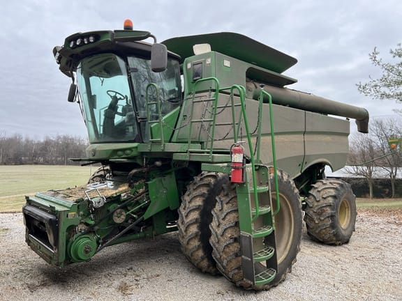 2014 John Deere S670 Equipment Image0