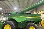 Image of John Deere S670 equipment image 1