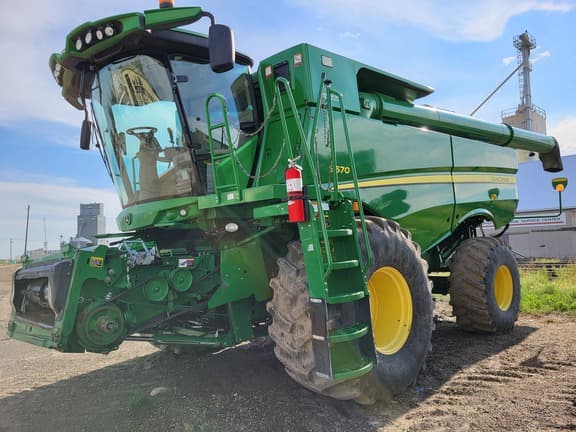 Image of John Deere S670 Primary image