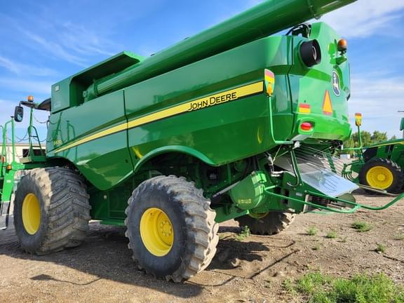 Image of John Deere S670 equipment image 2