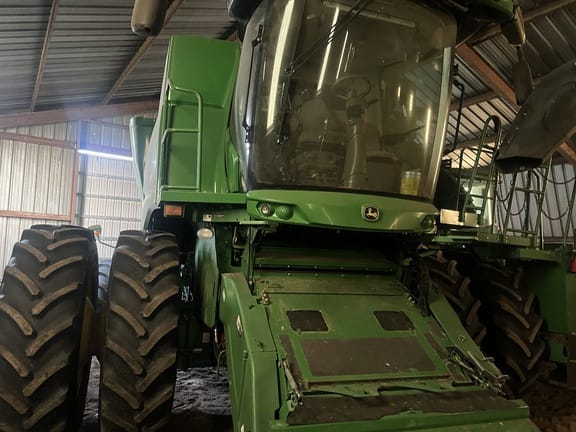 2014 John Deere S680 Equipment Image0