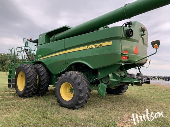 Image of John Deere S680 equipment image 2