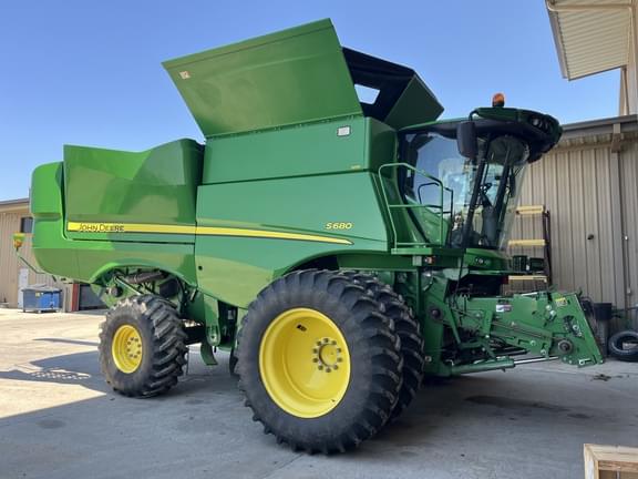 Image of John Deere S680 Primary image