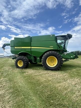 Image of John Deere S680 equipment image 1