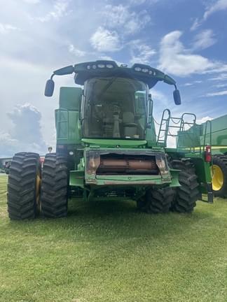 Image of John Deere S680 Primary image