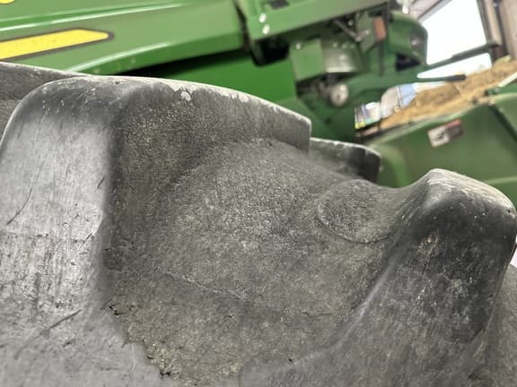 Image of John Deere S680 equipment image 4