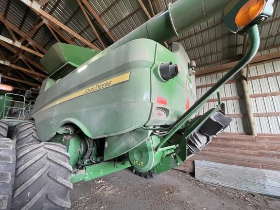 Image of John Deere S680 Primary image