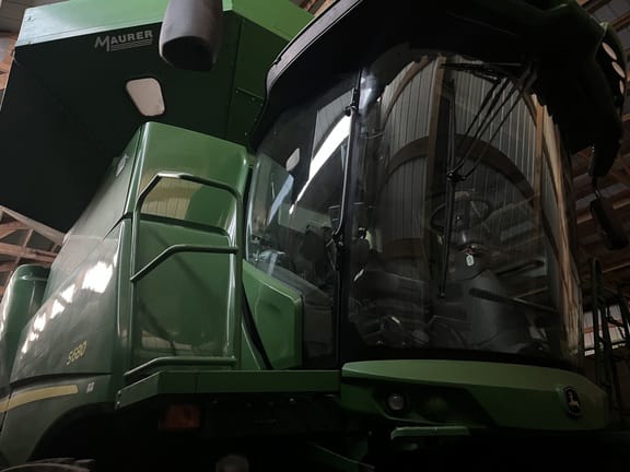 2014 John Deere S680 Equipment Image0