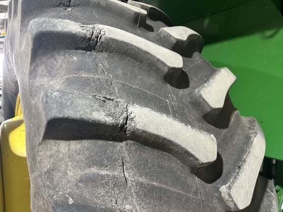 Image of John Deere S690 equipment image 4