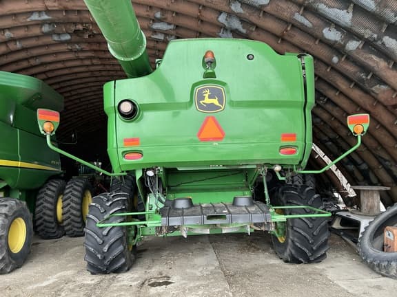 Image of John Deere S690 equipment image 2