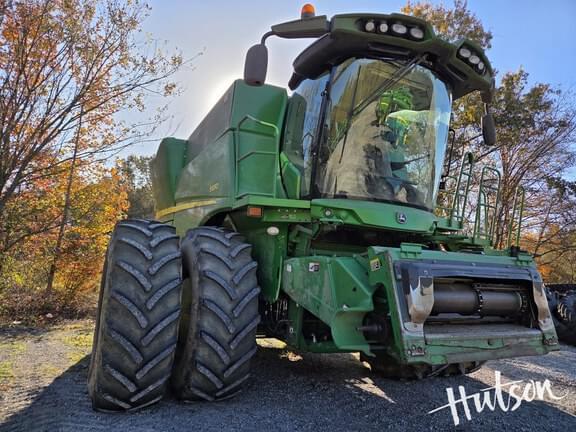 Image of John Deere S690 Primary image