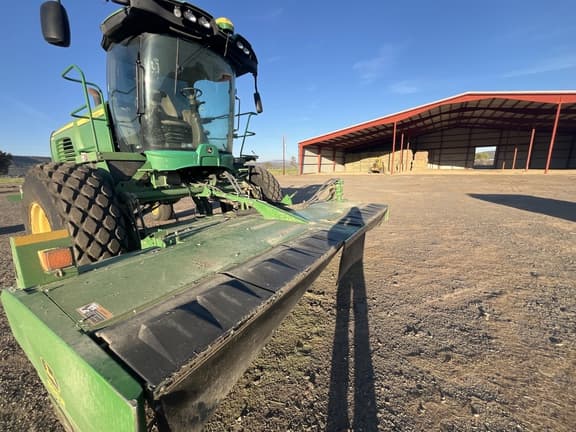 Image of John Deere W235 equipment image 3