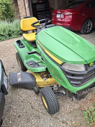 Image of John Deere X300 equipment image 2