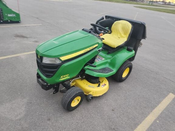 2014 John Deere X300 Equipment Image0
