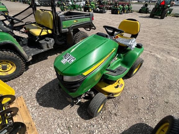 2014 John Deere X304 Equipment Image0