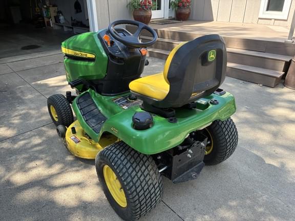 Image of John Deere X304 equipment image 1