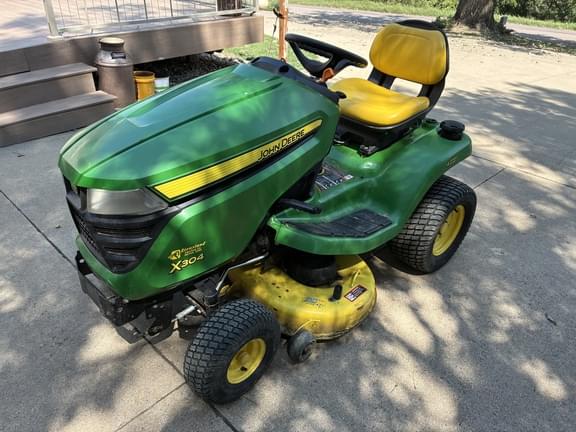 Image of John Deere X304 Primary image