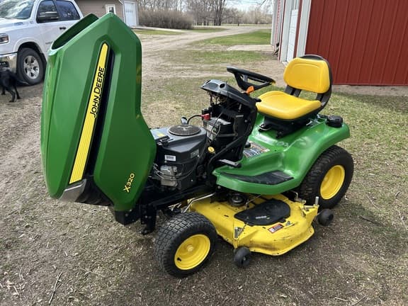 Image of John Deere X320 equipment image 1