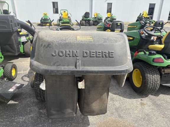 Image of John Deere X320 equipment image 4