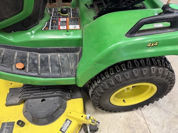 Image of John Deere X758 equipment image 4