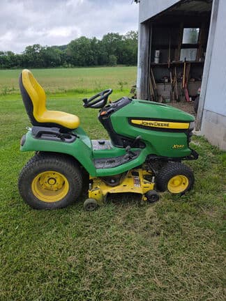 Image of John Deere X540 equipment image 4