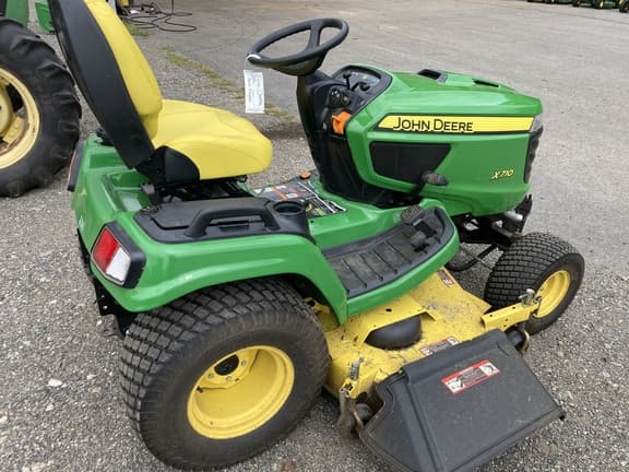 Image of John Deere X710 equipment image 1