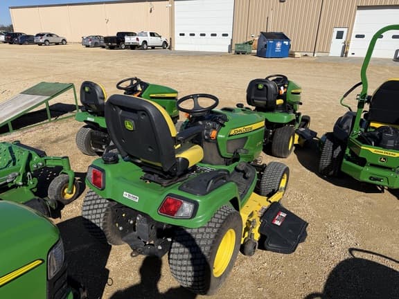 Image of John Deere X730 equipment image 3