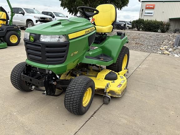 Image of John Deere X730 equipment image 2