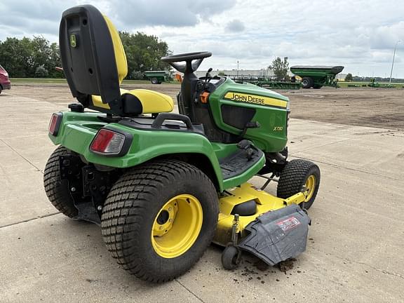 Image of John Deere X730 equipment image 3