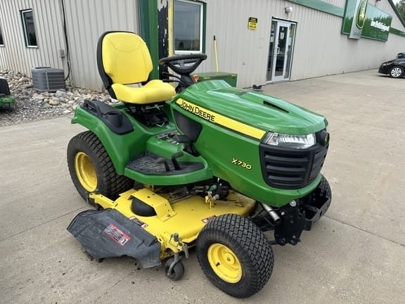 2014 John Deere X730 Equipment Image0