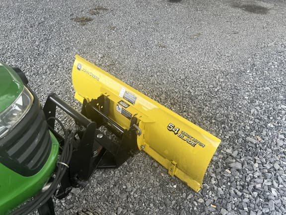 Image of John Deere X730 equipment image 4
