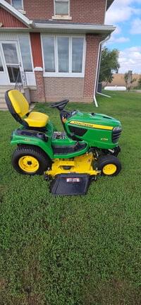 Image of John Deere X734 equipment image 2