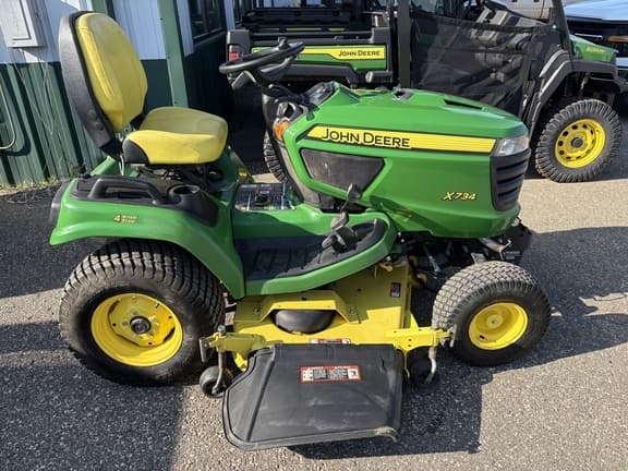 Image of John Deere X734 equipment image 2