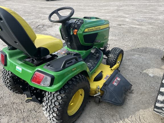 Image of John Deere X738 equipment image 4