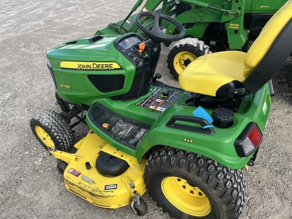 Image of John Deere X738 equipment image 2