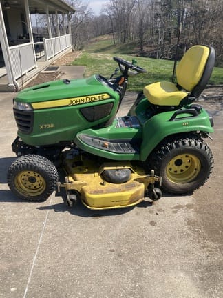 2014 John Deere X738 Equipment Image0