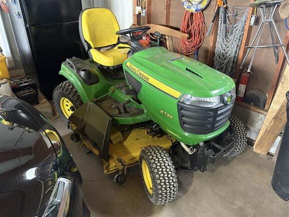 2014 John Deere X739 Equipment Image0